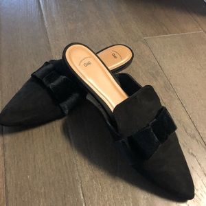 Black Bow slides
